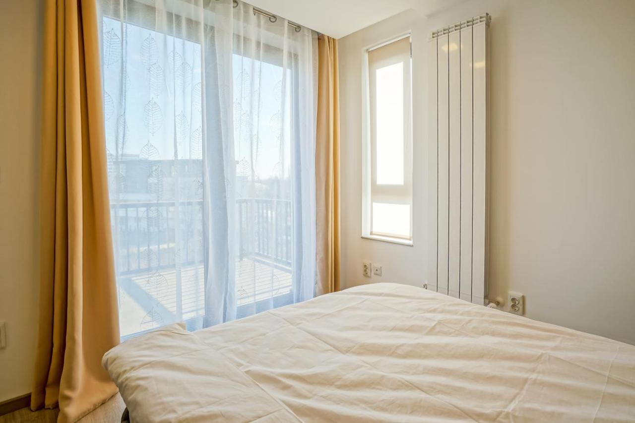Bright Apartments Moments Away From Herastrau Park, Mall And Metro Bukarest Eksteriør billede
