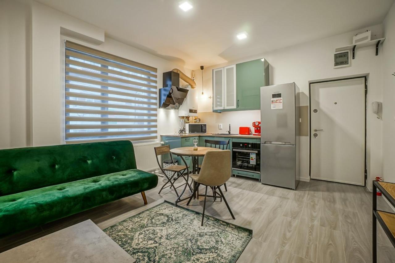 Bright Apartments Moments Away From Herastrau Park, Mall And Metro Bukarest Eksteriør billede