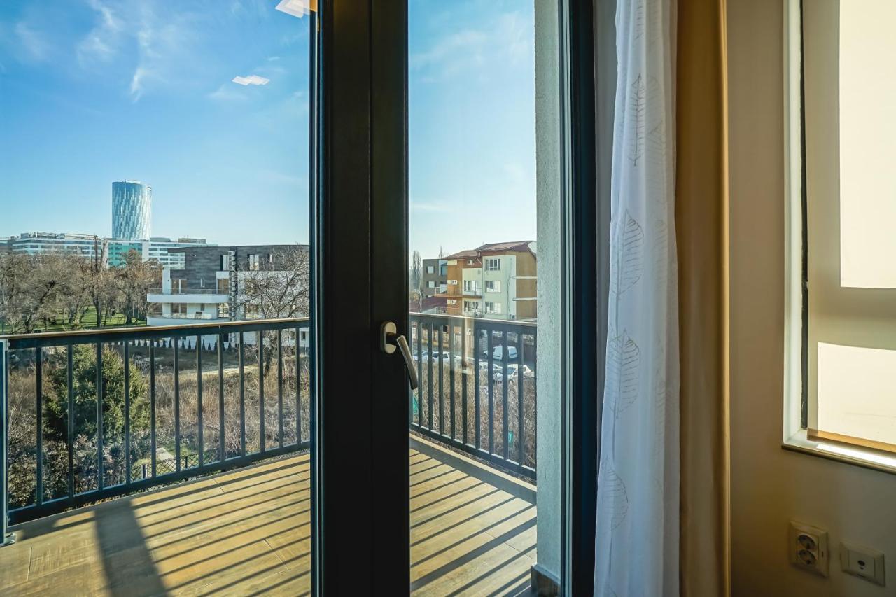 Bright Apartments Moments Away From Herastrau Park, Mall And Metro Bukarest Eksteriør billede