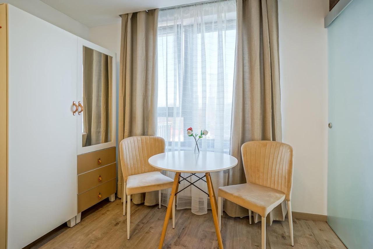 Bright Apartments Moments Away From Herastrau Park, Mall And Metro Bukarest Eksteriør billede