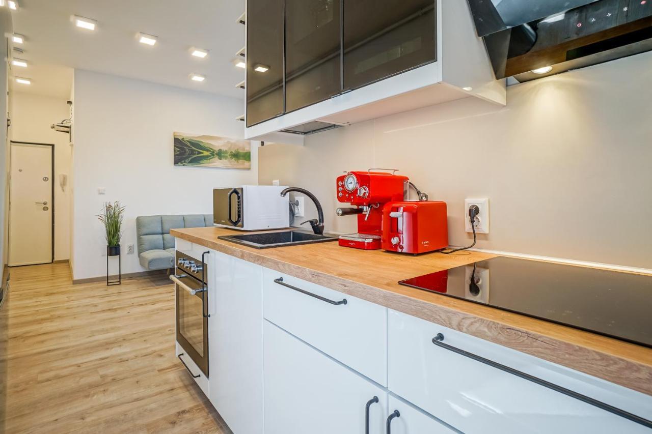 Bright Apartments Moments Away From Herastrau Park, Mall And Metro Bukarest Eksteriør billede