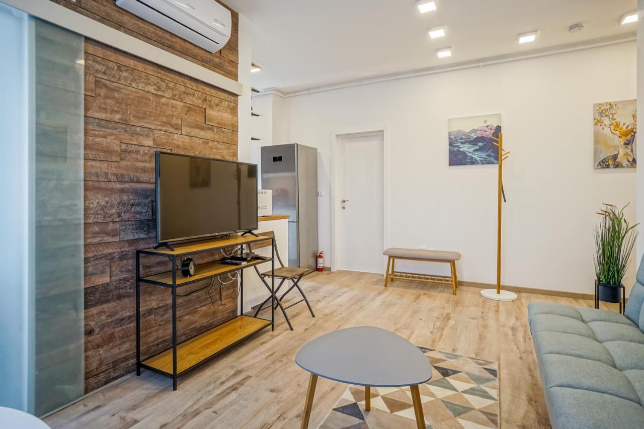 Bright Apartments Moments Away From Herastrau Park, Mall And Metro Bukarest Eksteriør billede