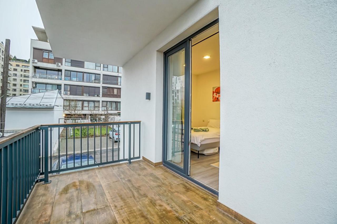 Bright Apartments Moments Away From Herastrau Park, Mall And Metro Bukarest Eksteriør billede