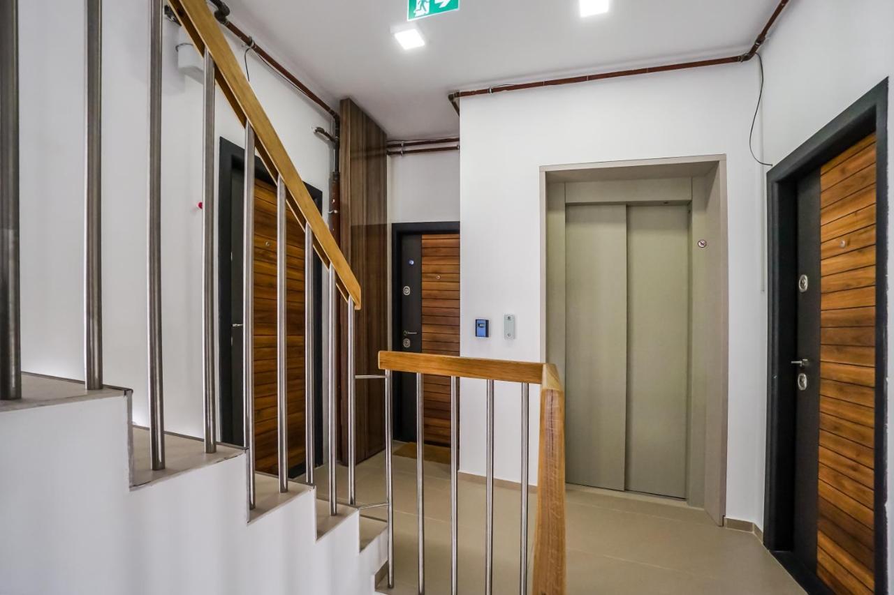 Bright Apartments Moments Away From Herastrau Park, Mall And Metro Bukarest Eksteriør billede