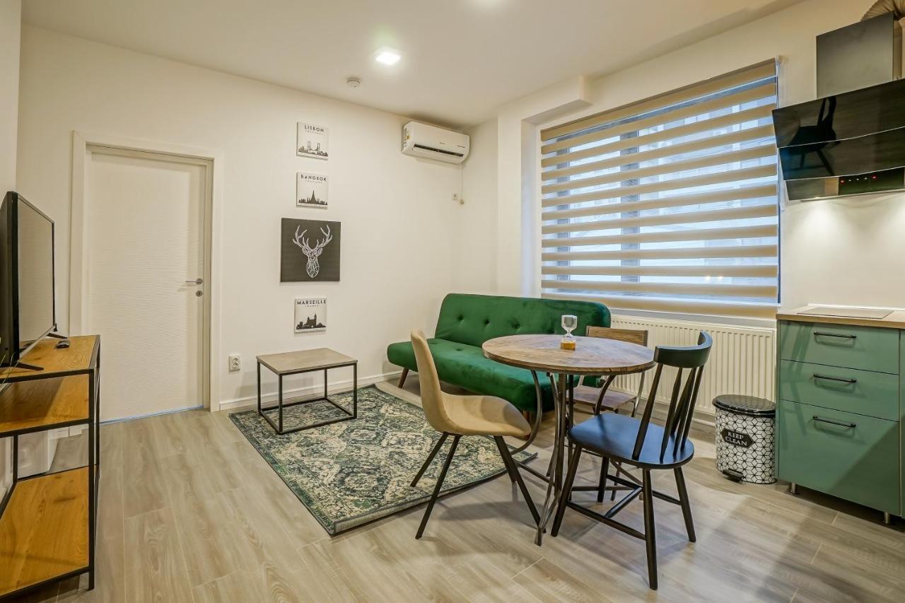 Bright Apartments Moments Away From Herastrau Park, Mall And Metro Bukarest Eksteriør billede