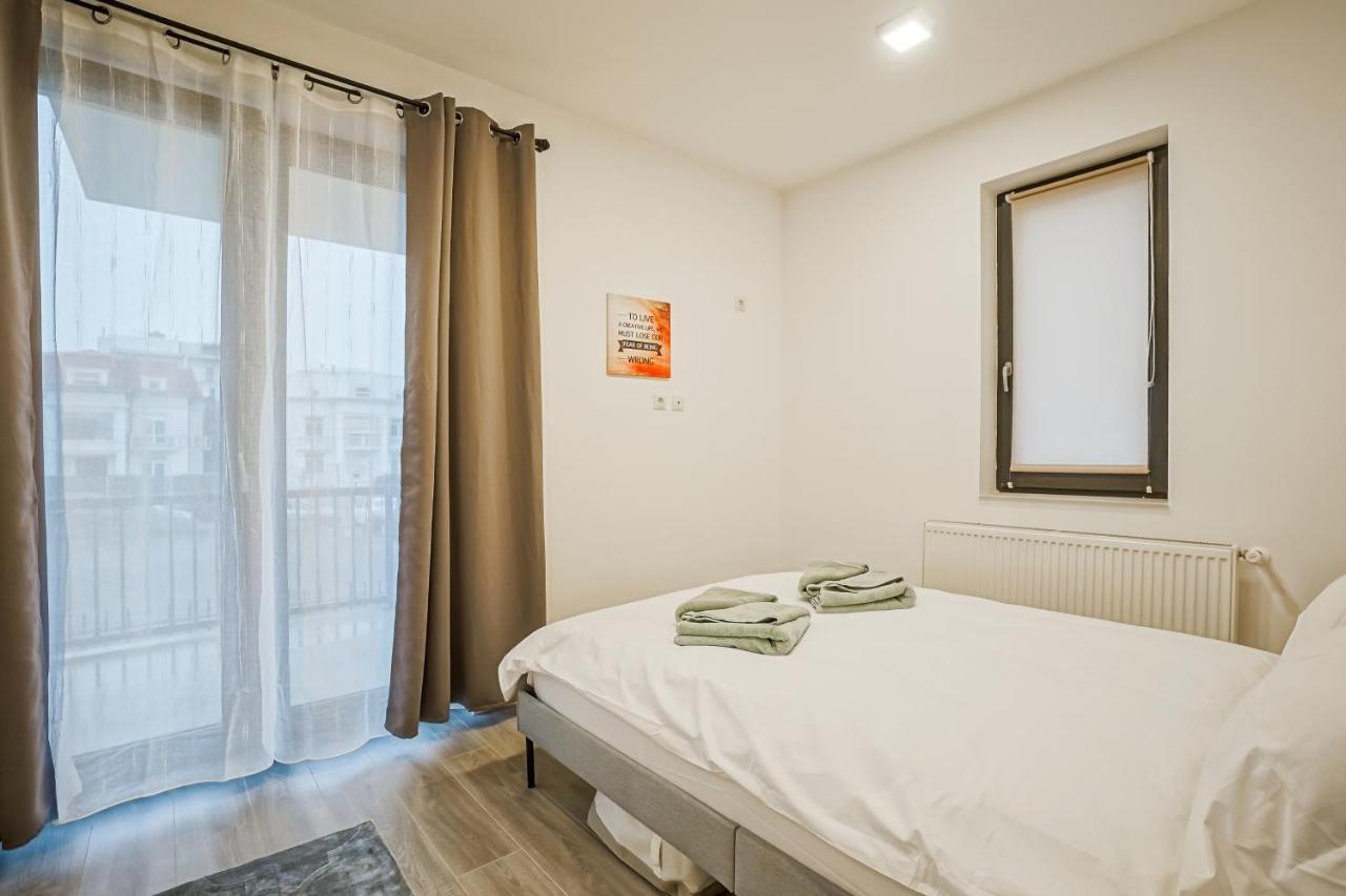 Bright Apartments Moments Away From Herastrau Park, Mall And Metro Bukarest Eksteriør billede